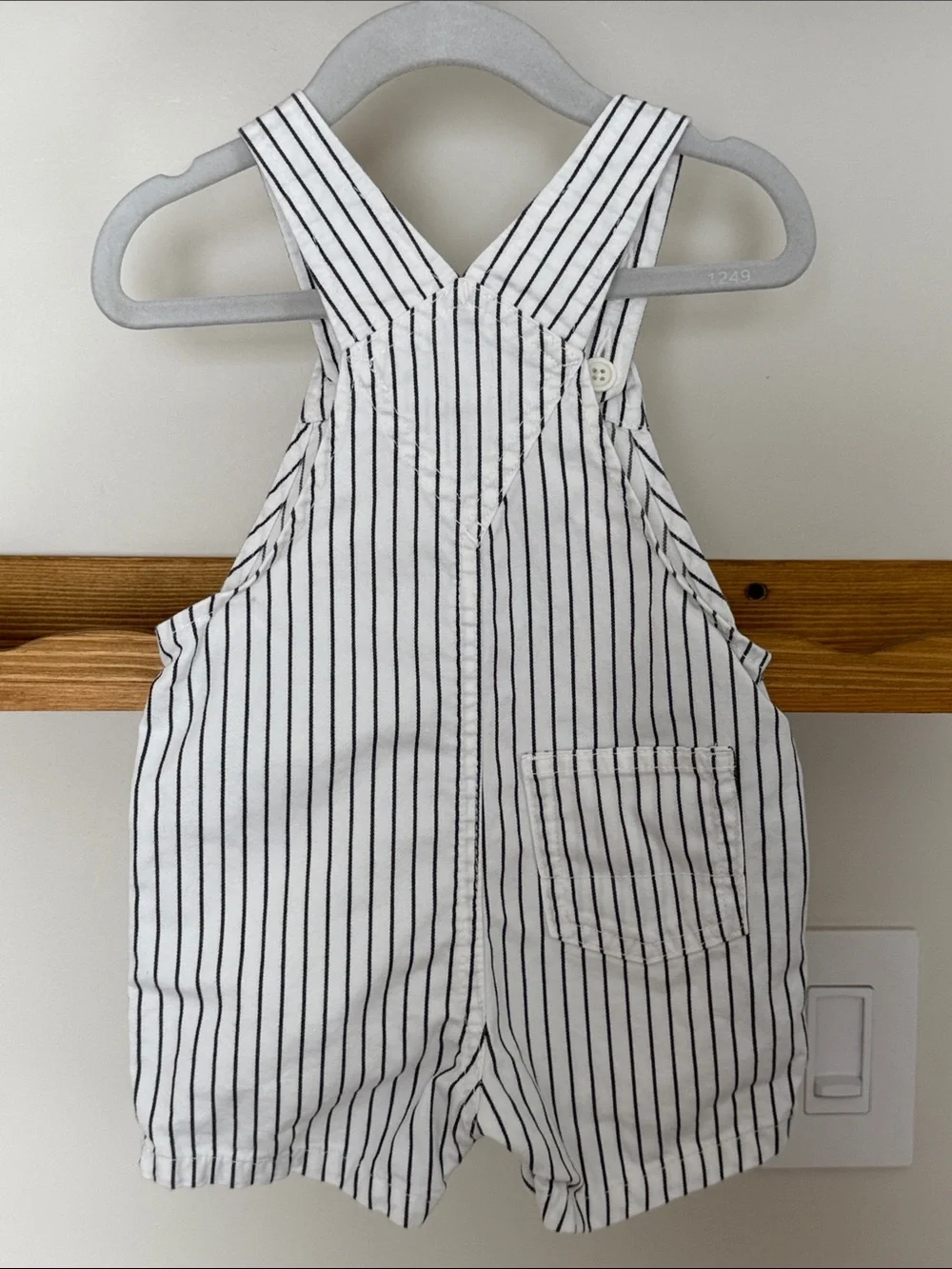 GAP 6-12m White & Navy Striped short Overalls